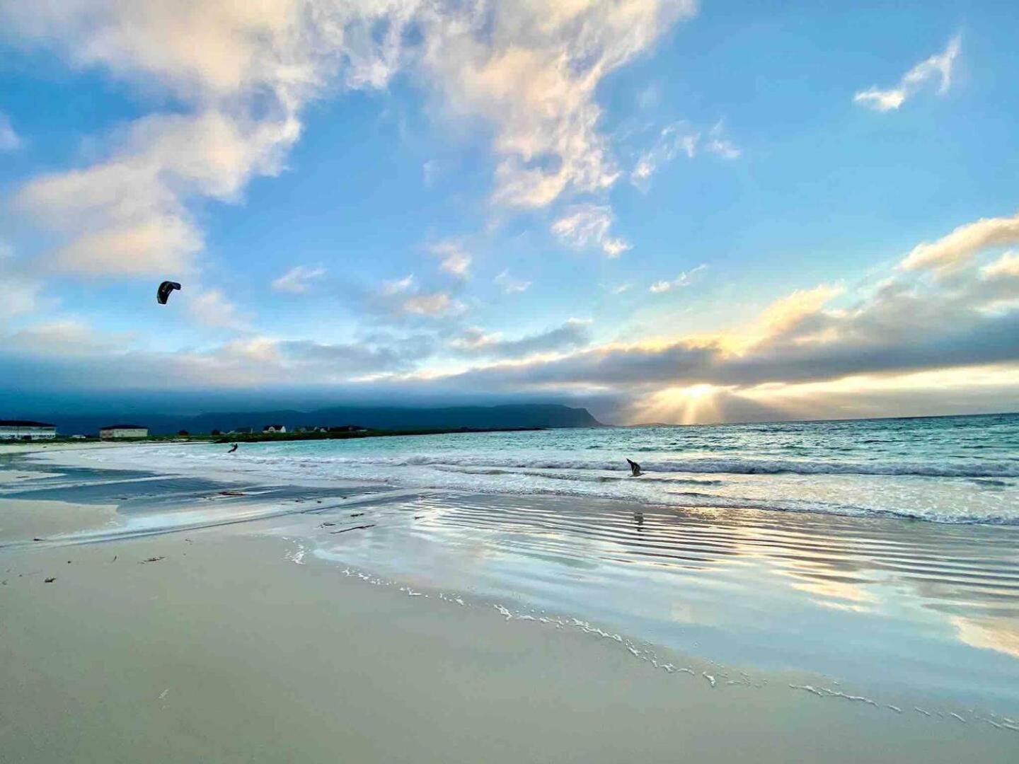 Exclusive Beach House Ramberg - Your Private Oasis エクステリア 写真