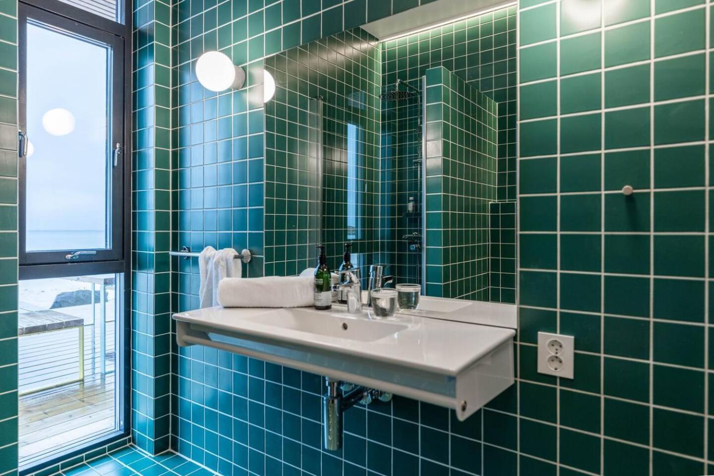 Exclusive Beach House Ramberg - Your Private Oasis エクステリア 写真