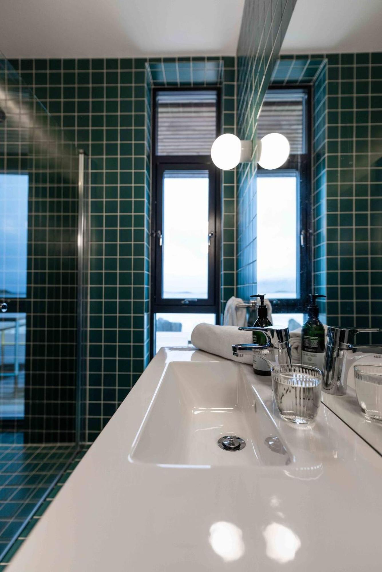 Exclusive Beach House Ramberg - Your Private Oasis エクステリア 写真