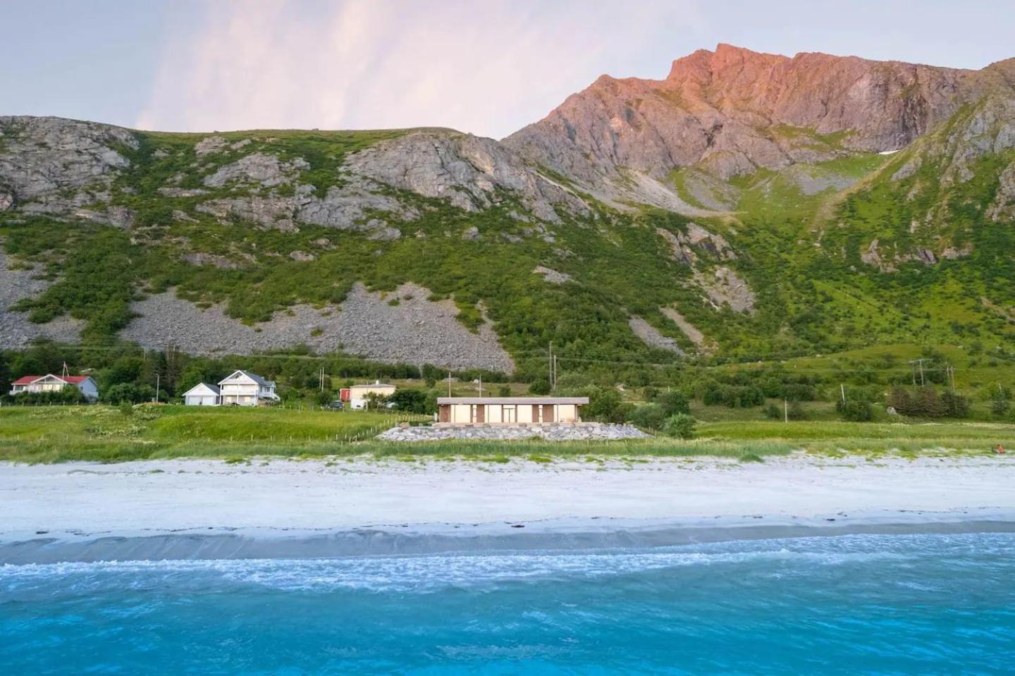 Exclusive Beach House Ramberg - Your Private Oasis エクステリア 写真